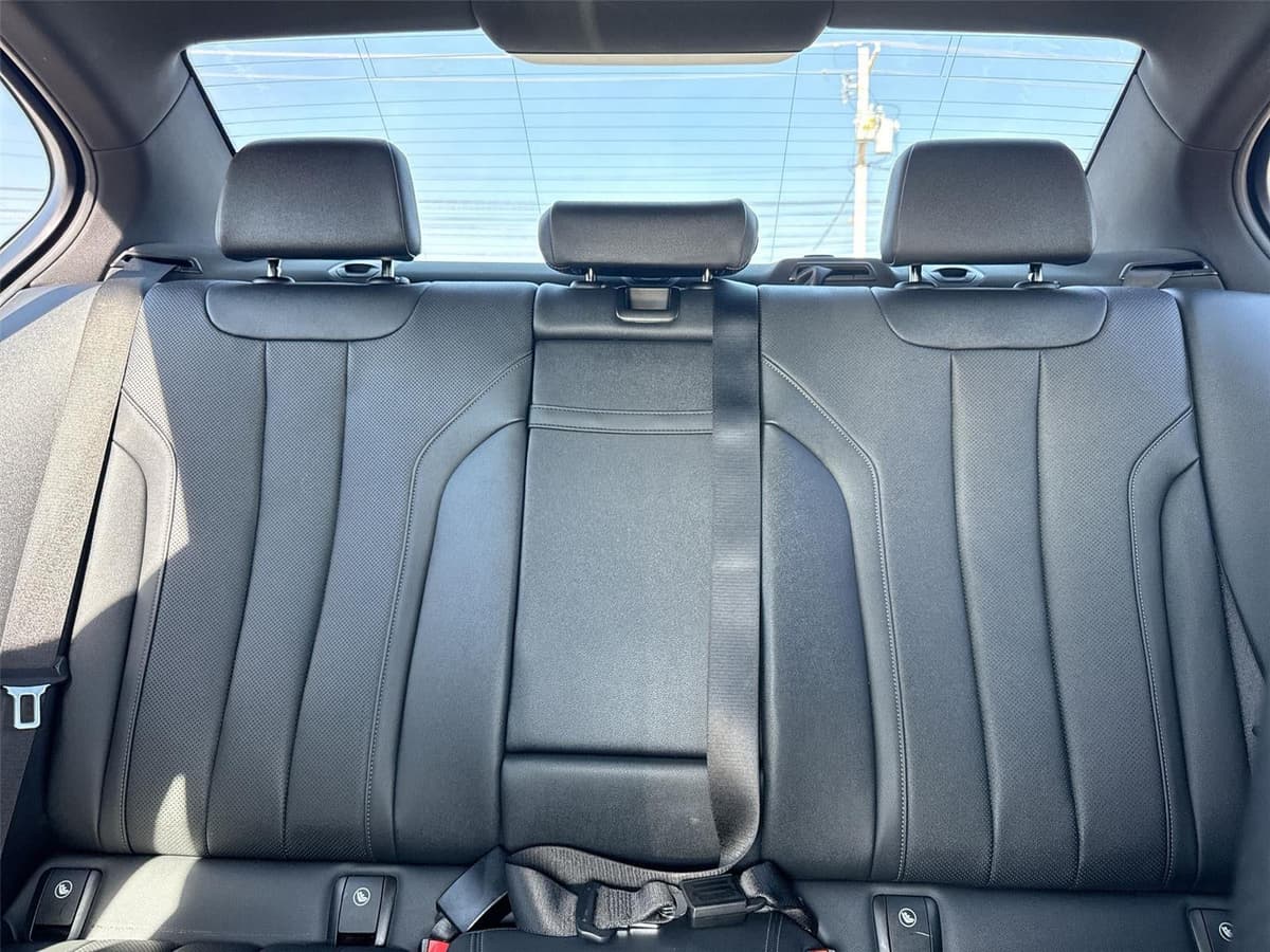 2021 BMW 5 Series - Image 25