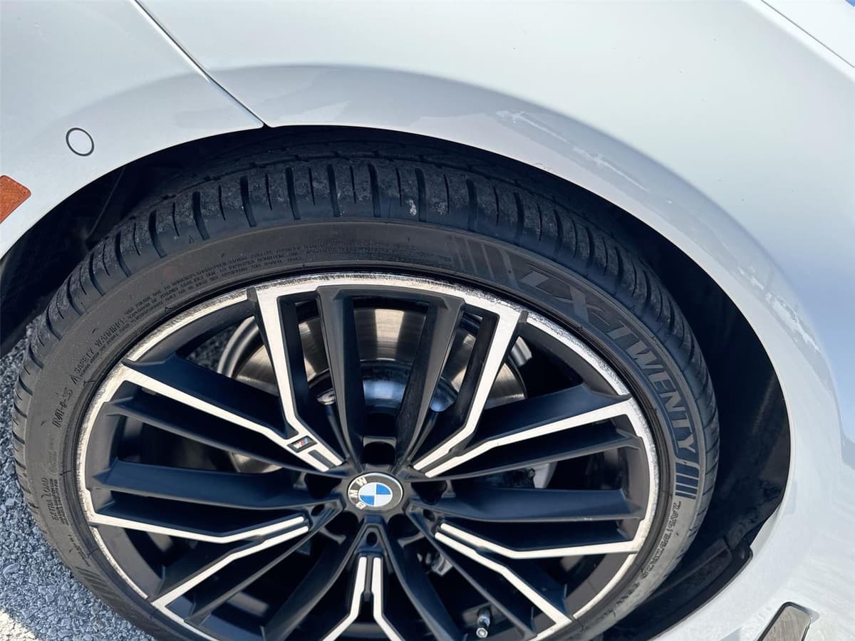 2021 BMW 5 Series - Image 34