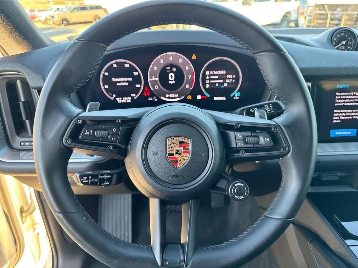 2024 Porsche Cayenne - Image 11