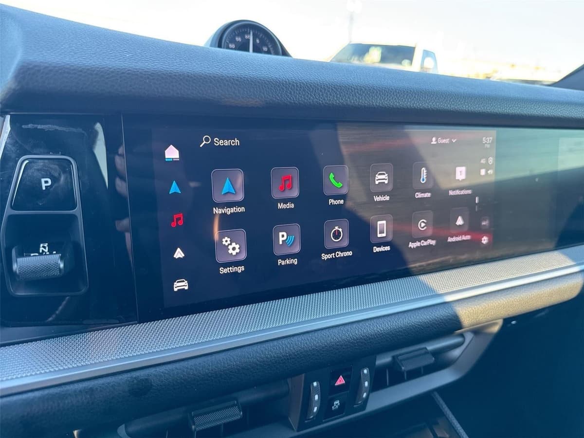 2024 Porsche Cayenne - Image 12