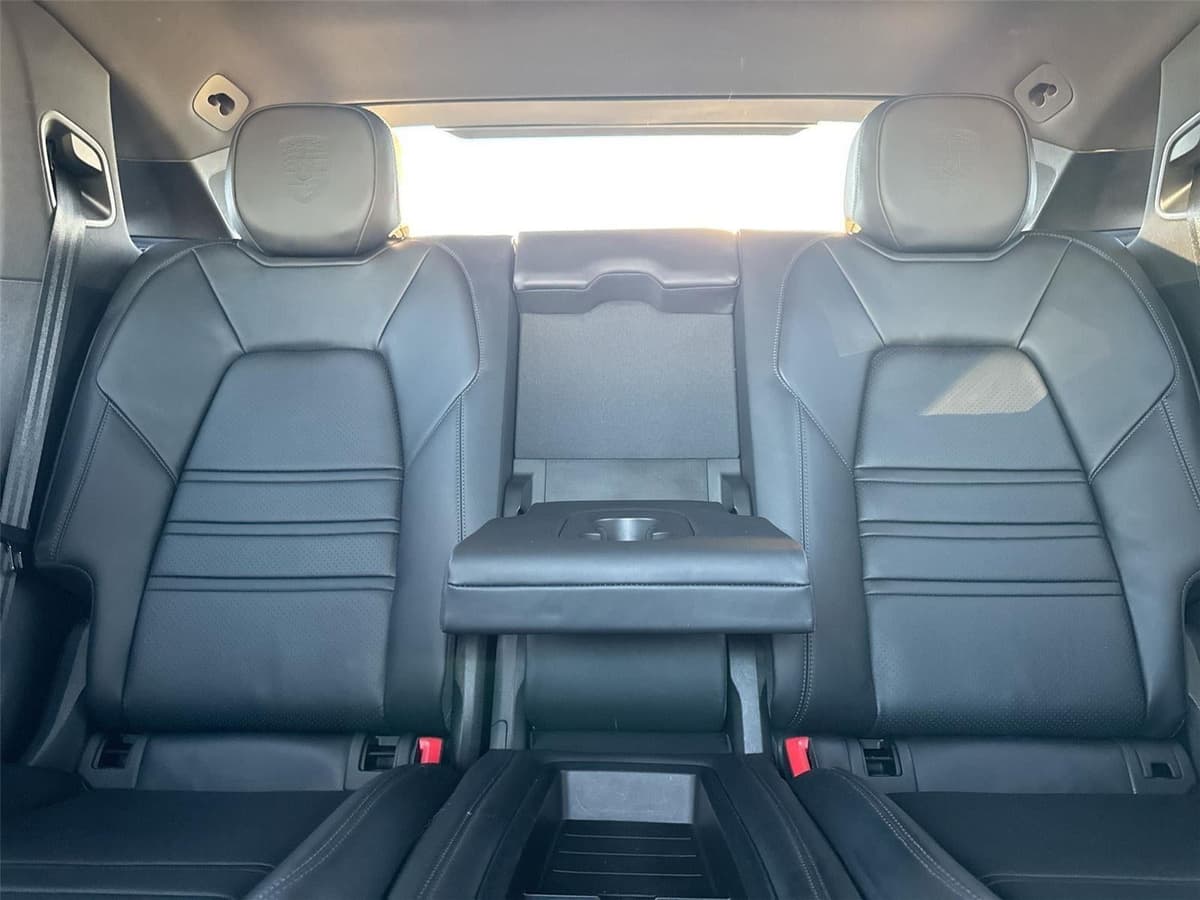 2024 Porsche Cayenne - Image 26