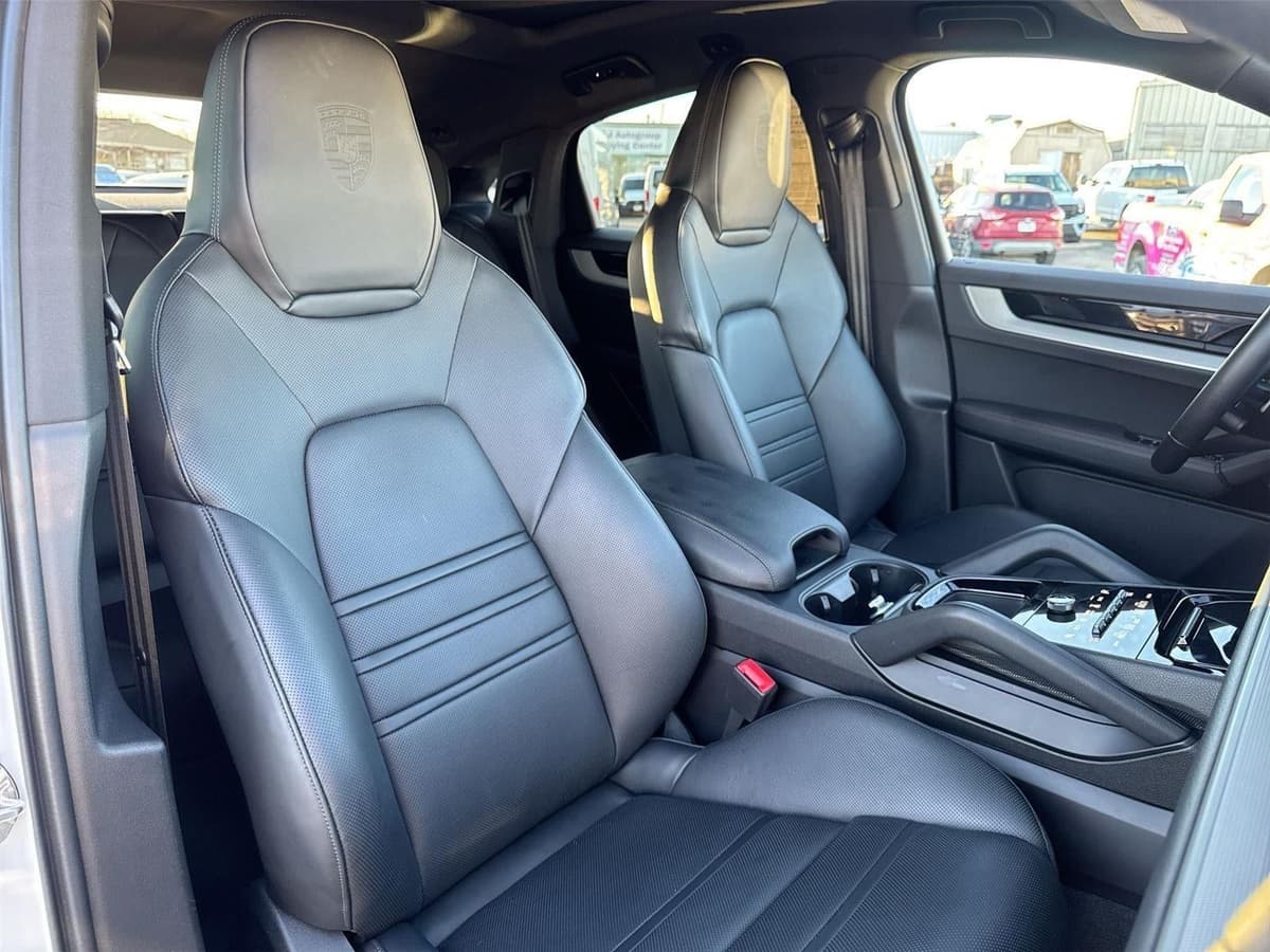 2024 Porsche Cayenne - Image 27