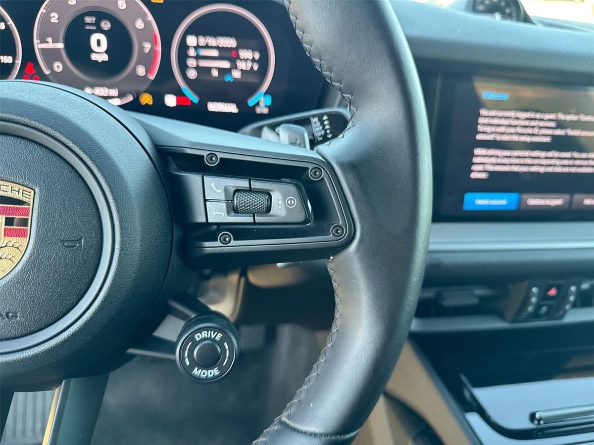 2024 Porsche Cayenne - Image 29