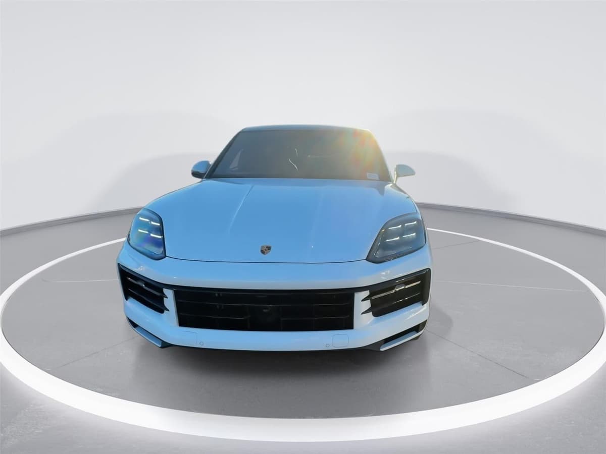 2024 Porsche Cayenne - Image 3