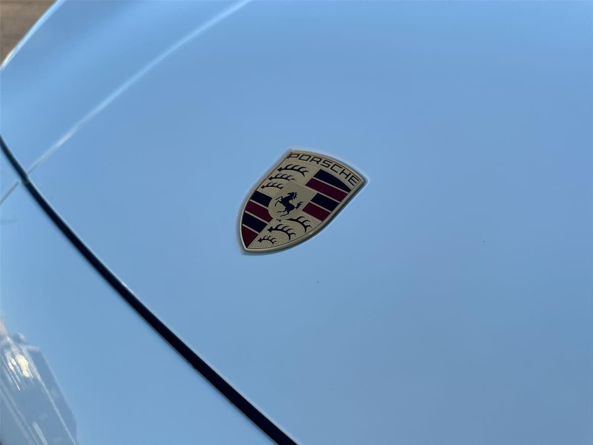 2024 Porsche Cayenne - Image 30