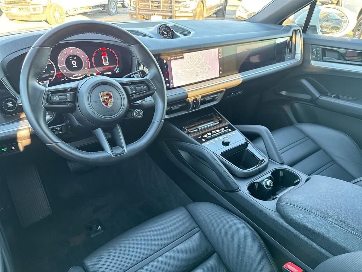 2024 Porsche Cayenne - Image 32