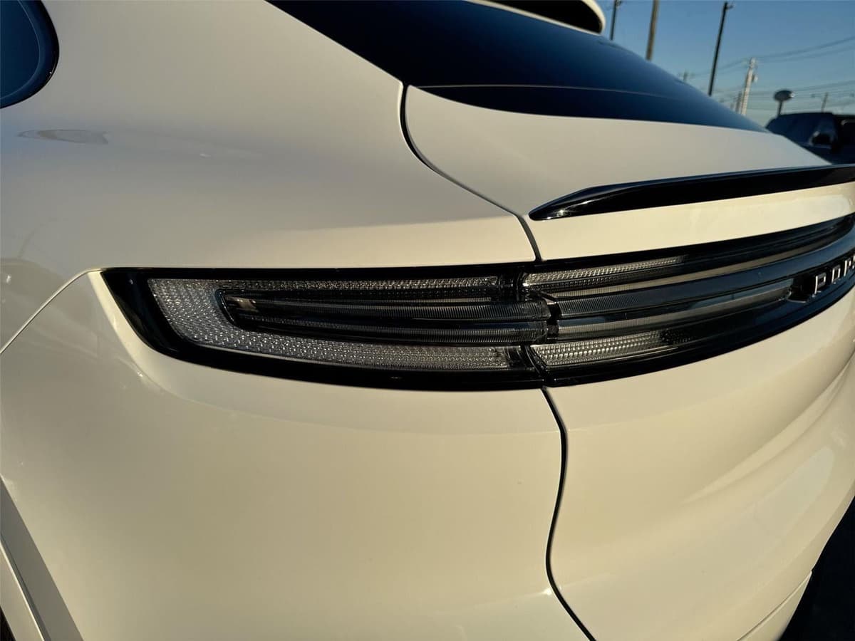 2024 Porsche Cayenne - Image 34