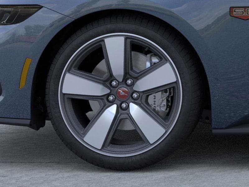 2025 Ford Mustang - Image 19
