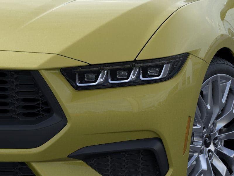2025 Ford Mustang - Image 18