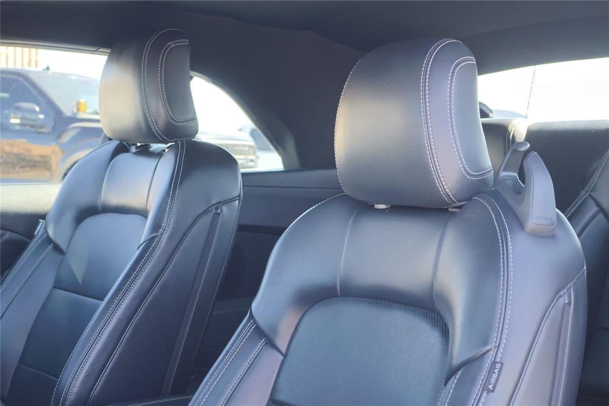 2025 Ford Mustang - Image 13