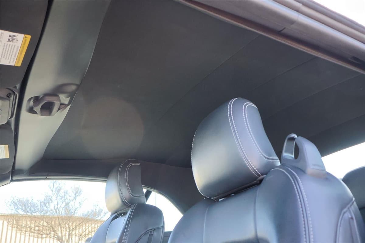 2025 Ford Mustang - Image 14