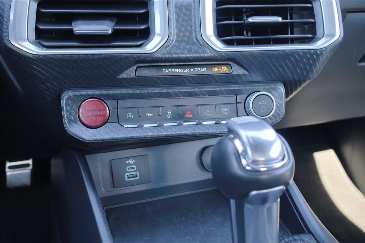 2025 Ford Mustang - Image 22