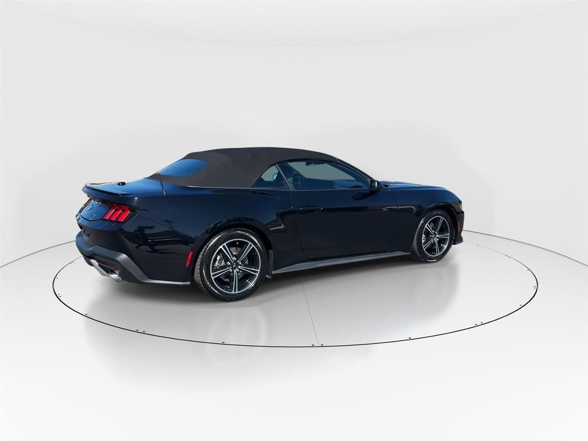 2025 Ford Mustang - Image 8