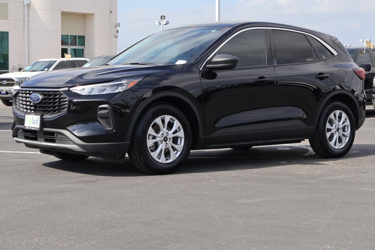2023 Ford Escape - Image 1