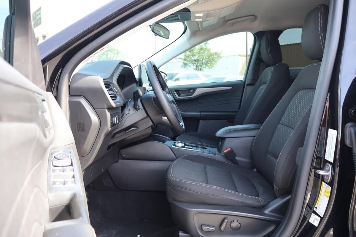 2023 Ford Escape - Image 13