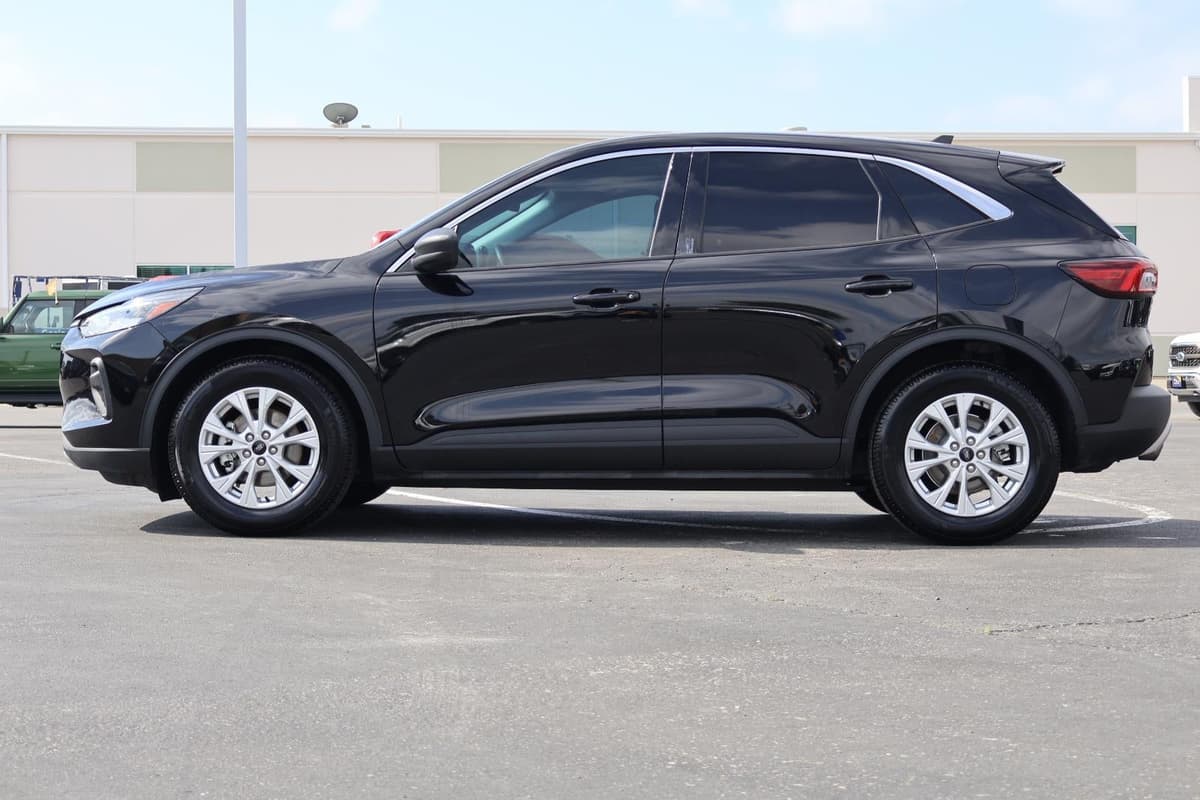 2023 Ford Escape - Image 4