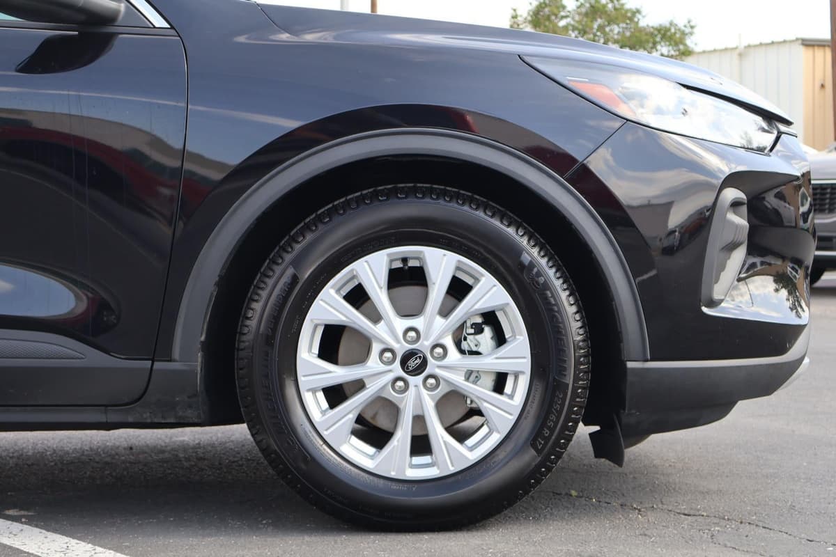 2023 Ford Escape - Image 9