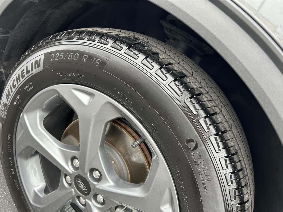 2025 Ford Escape - Image 10