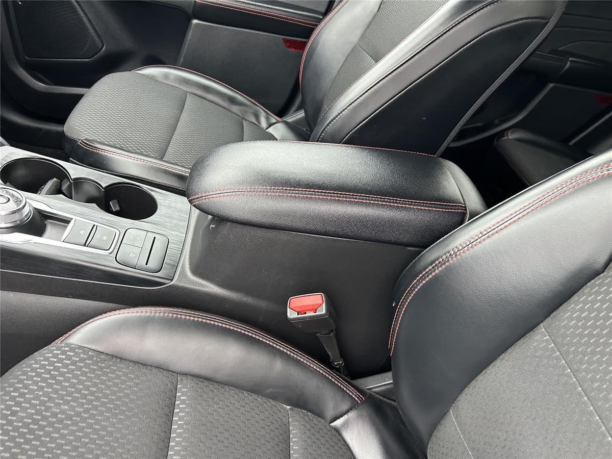 2025 Ford Escape - Image 17