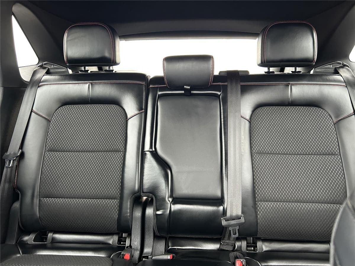 2025 Ford Escape - Image 18