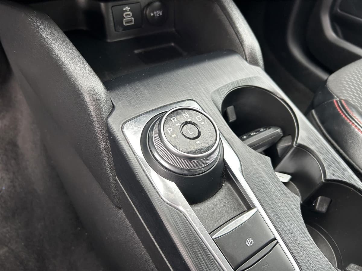 2025 Ford Escape - Image 26