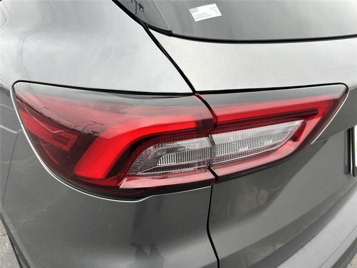 2025 Ford Escape - Image 29