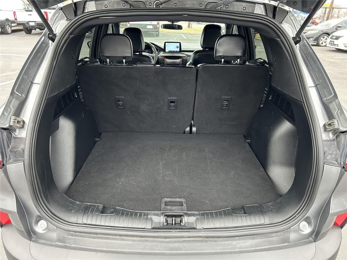 2025 Ford Escape - Image 30