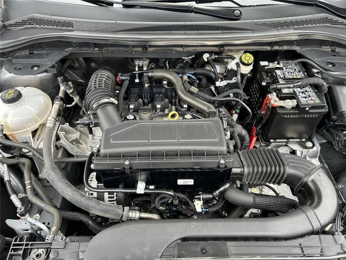 2025 Ford Escape - Image 32