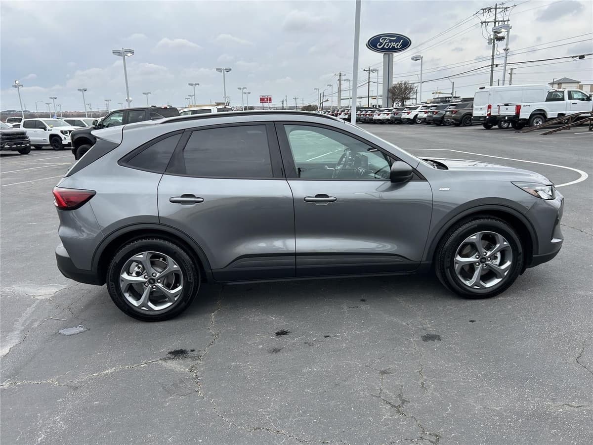 2025 Ford Escape - Image 8