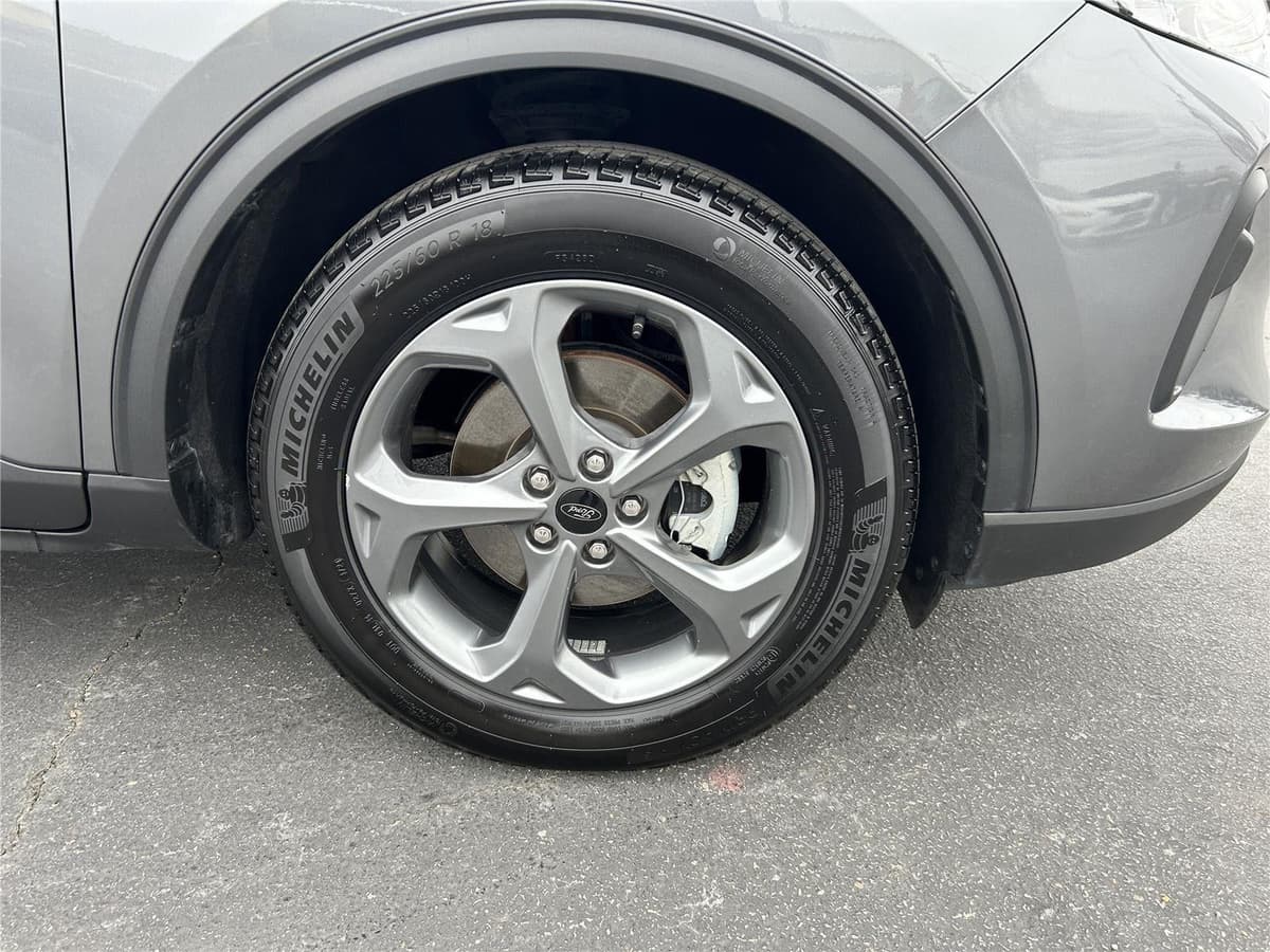 2025 Ford Escape - Image 9