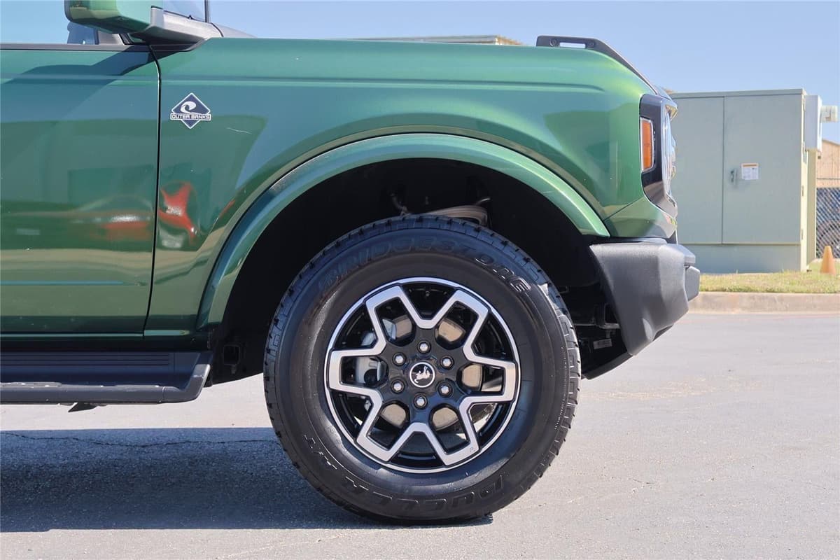 2025 Ford Bronco - Image 10