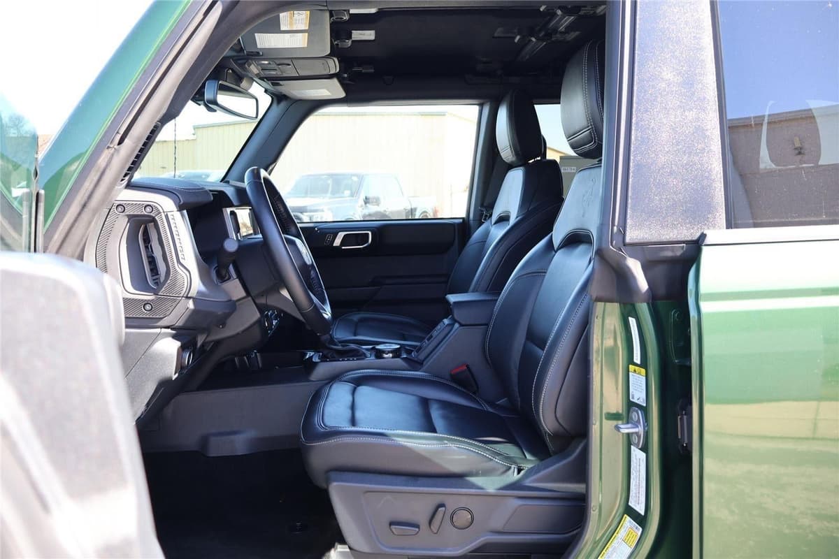 2025 Ford Bronco - Image 13