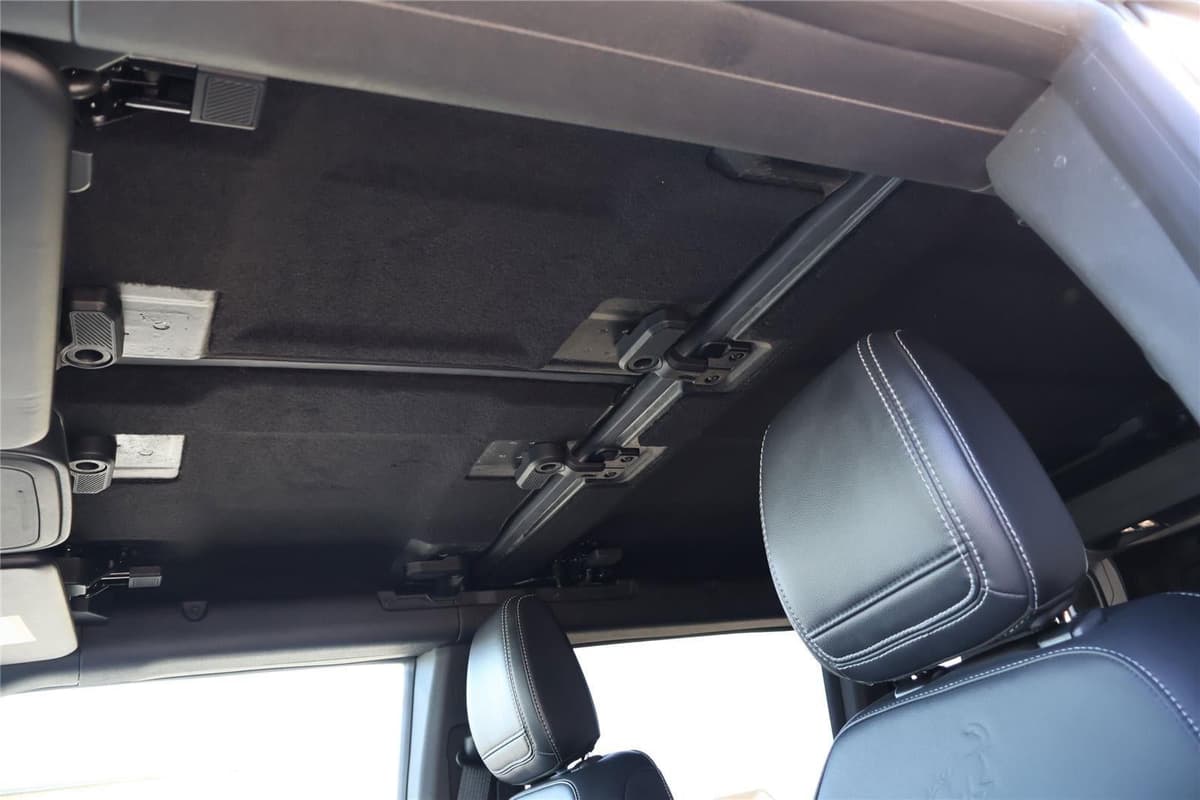 2025 Ford Bronco - Image 17