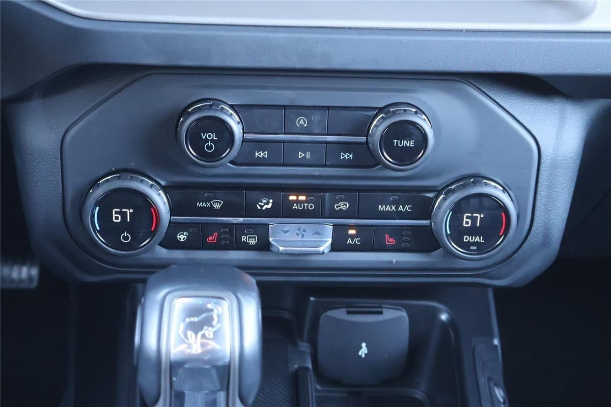 2025 Ford Bronco - Image 25