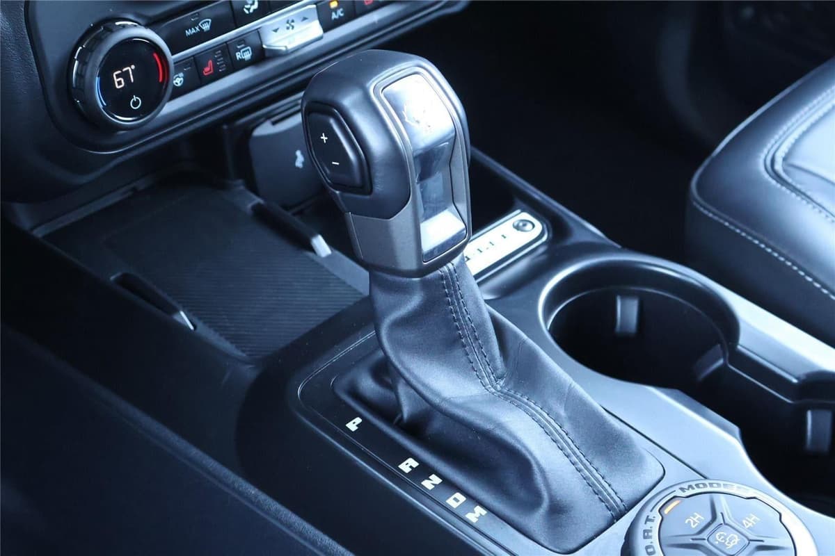 2025 Ford Bronco - Image 26