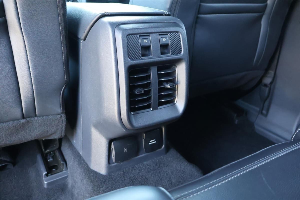 2025 Ford Bronco - Image 33