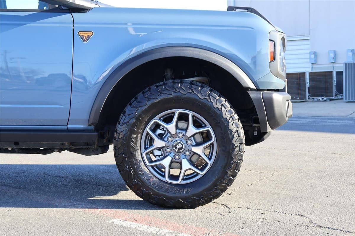 2025 Ford Bronco - Image 10