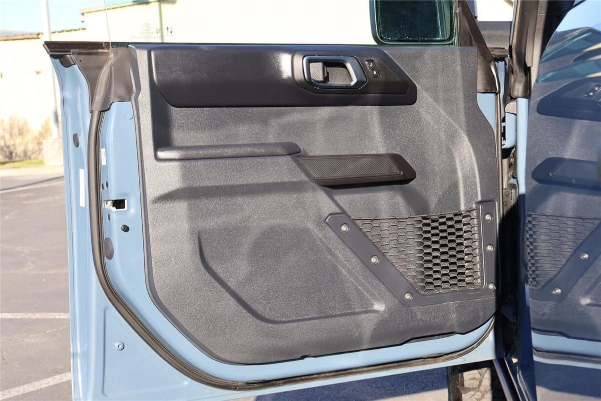 2025 Ford Bronco - Image 12