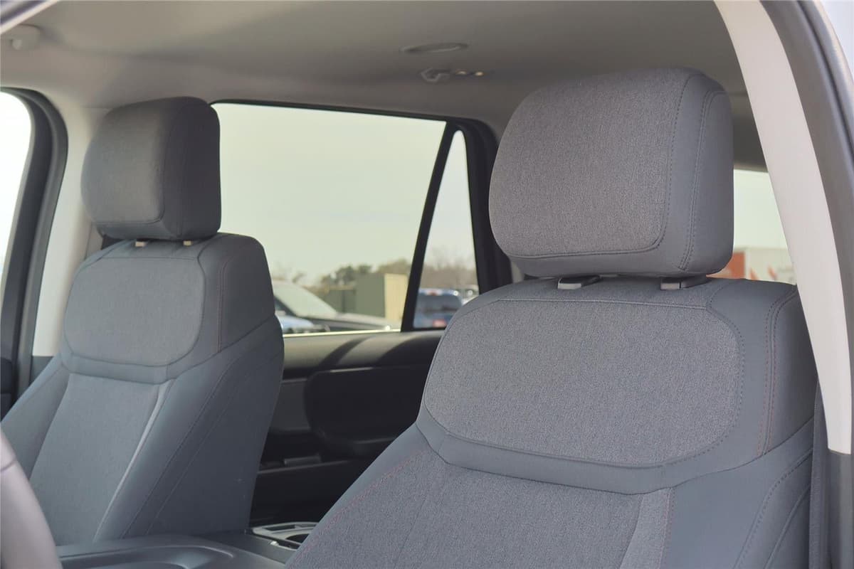 2025 Ford Expedition - Image 13