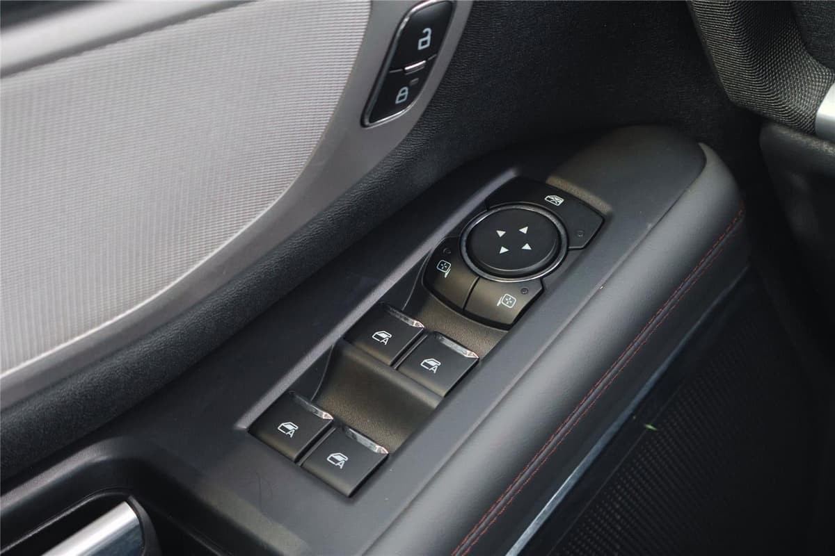 2025 Ford Expedition - Image 15