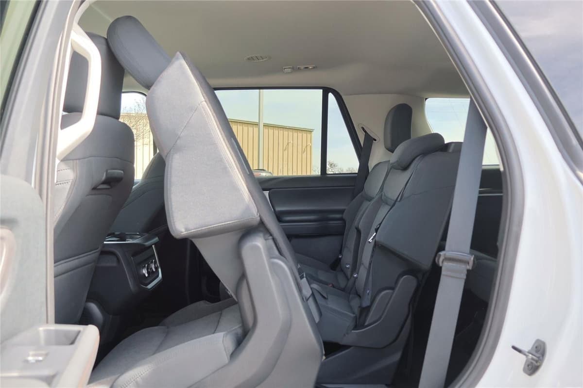 2025 Ford Expedition - Image 29