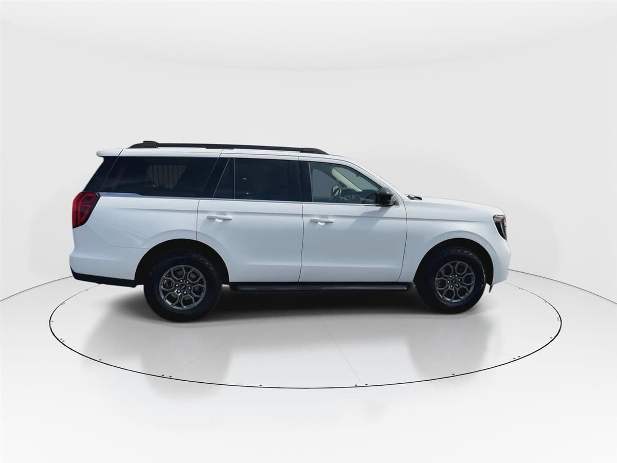 2025 Ford Expedition - Image 9