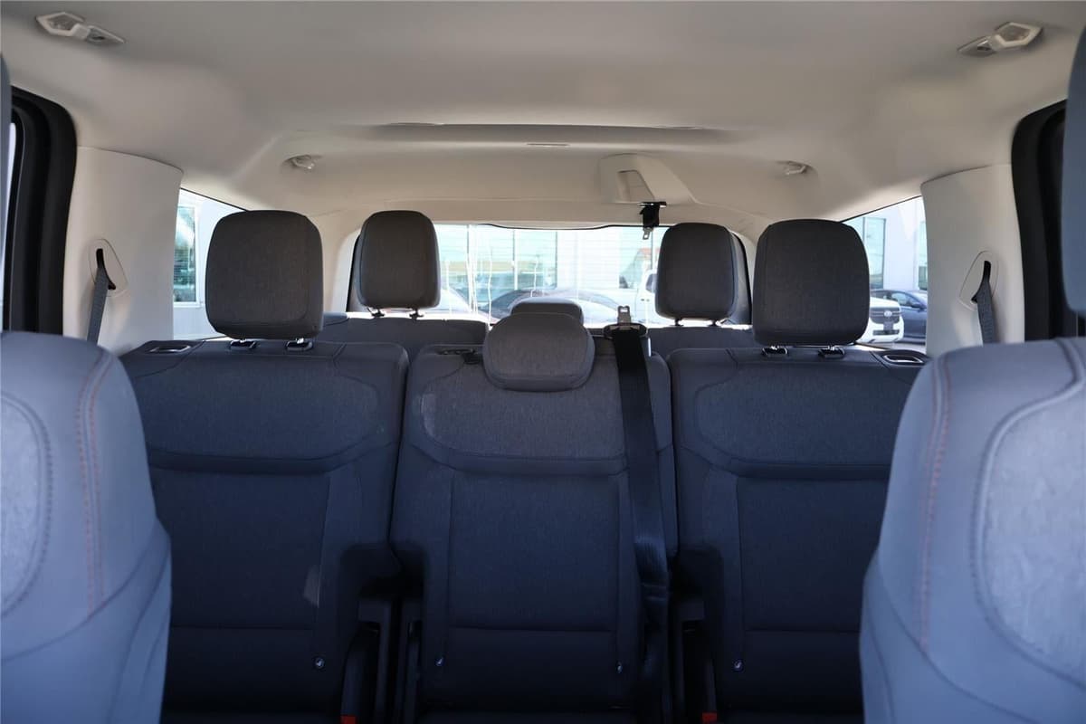 2025 Ford Expedition - Image 26