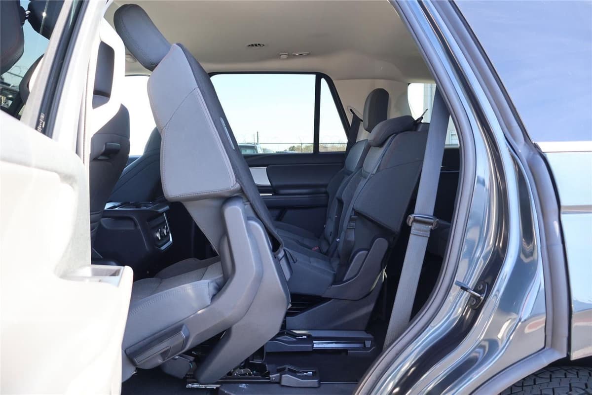 2025 Ford Expedition - Image 31