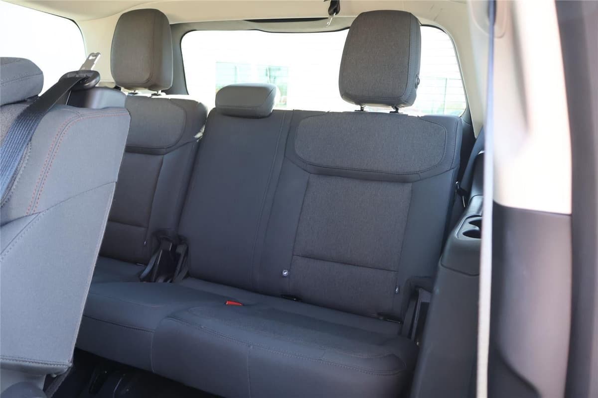 2025 Ford Expedition - Image 32