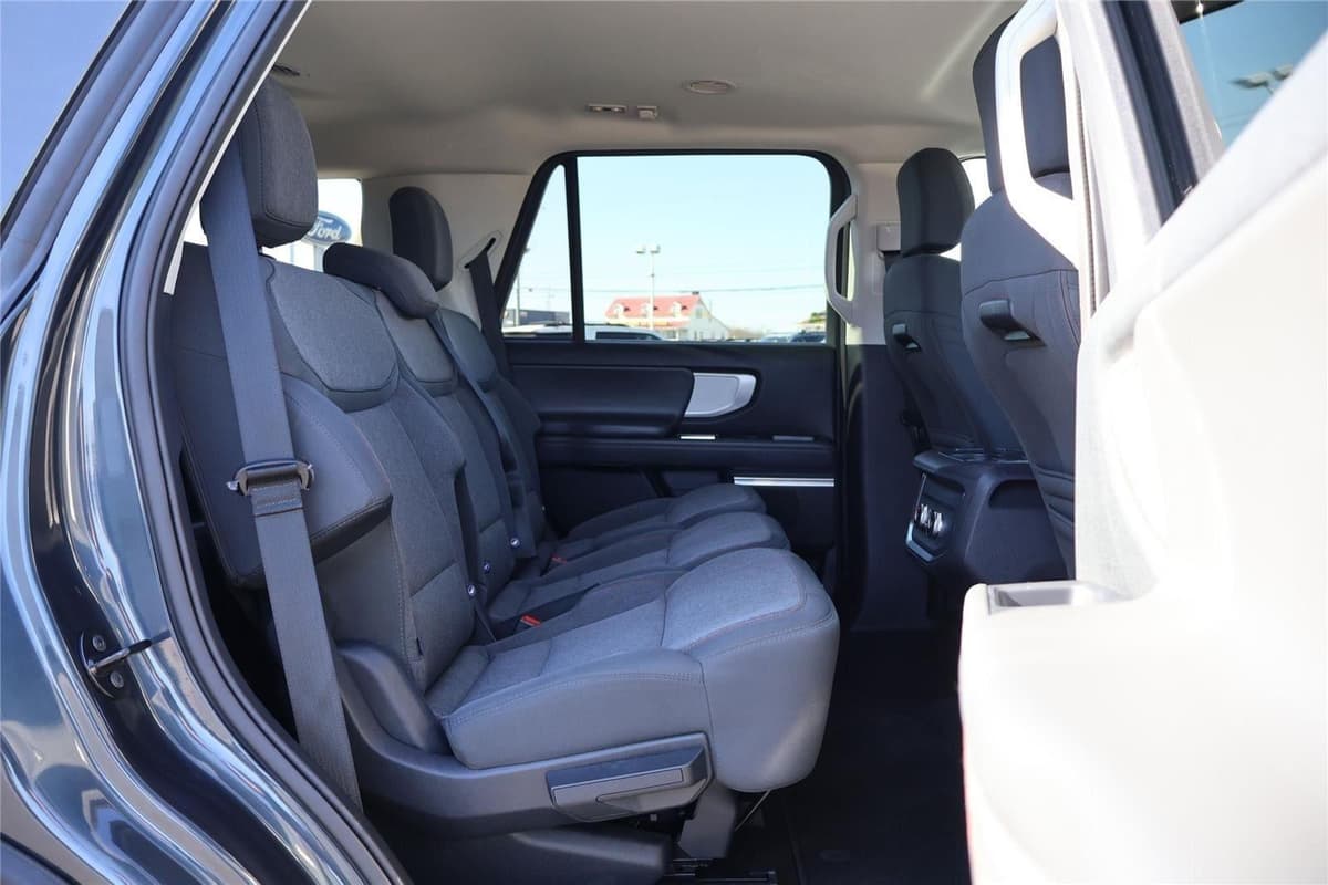 2025 Ford Expedition - Image 36