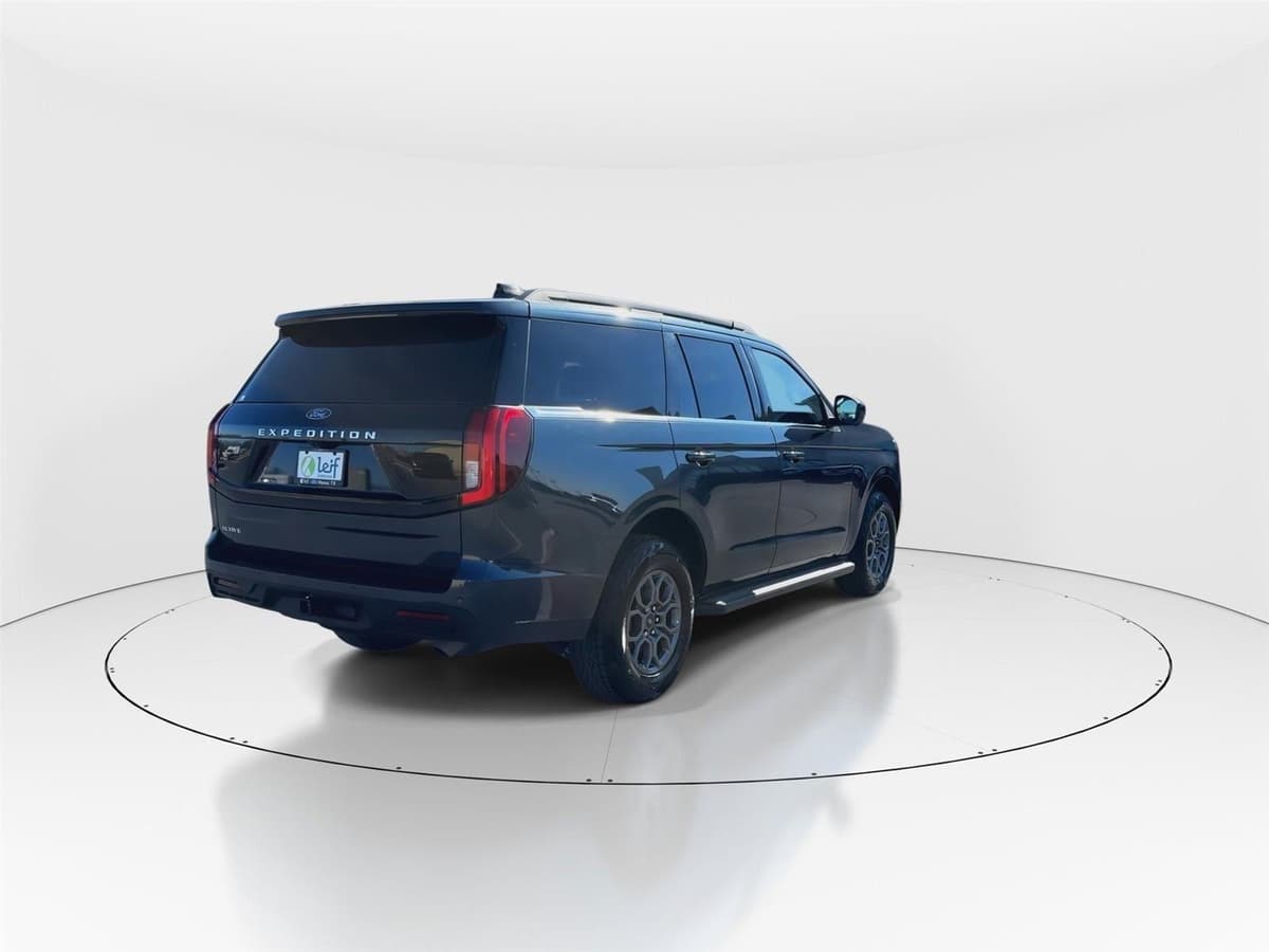 2025 Ford Expedition - Image 8