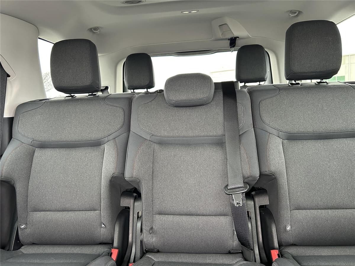 2025 Ford Expedition - Image 11