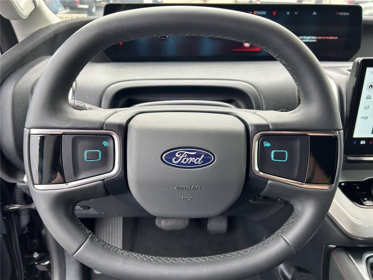 2025 Ford Expedition - Image 12