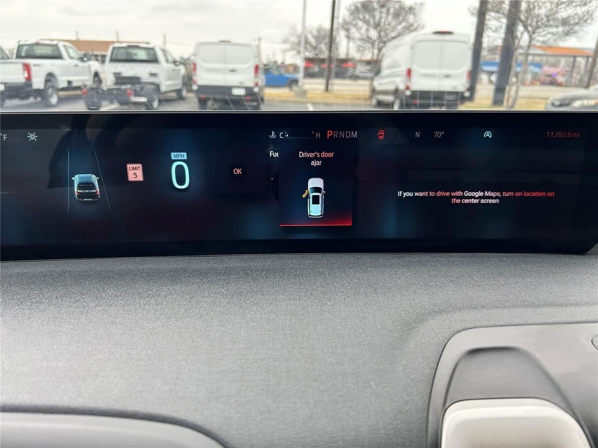 2025 Ford Expedition - Image 15